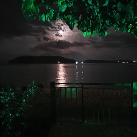 Daglas House * Νυδρί
